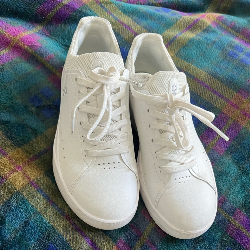 ON THE RODGER Tennis Sneaker